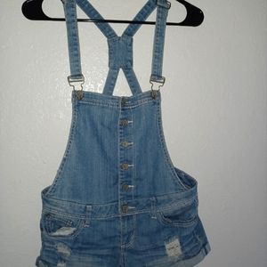 Cute Lightwash distressed overall shorts size 5